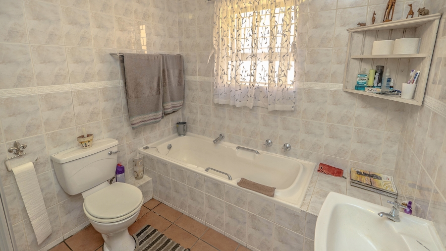 2 Bedroom Property for Sale in Sonstraal Heights Western Cape